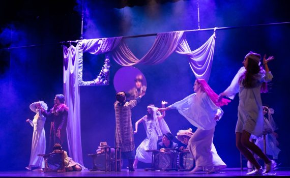Kauno Kazio Binkio teatro spektaklis "Neįtikėtinas seansas arba nerimstanti dvasia"